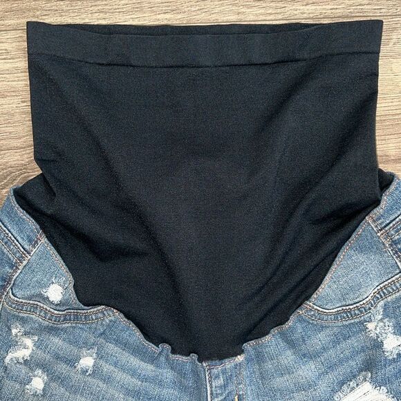 1822 Denim Maternity Shorts Size 4 Distressed Light Blue Belly Panel Roll Hem - Picture 6 of 11